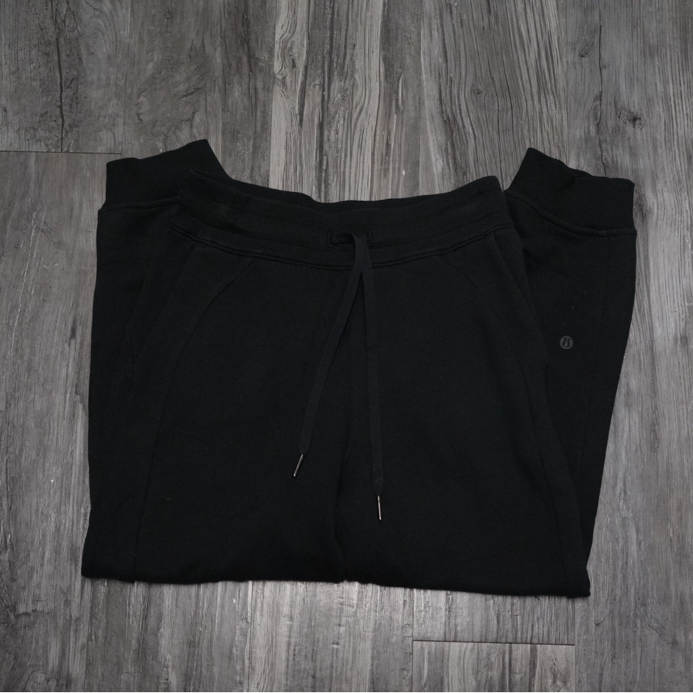 NEVER WORN Lululemon Scubas!